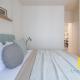 Chic Athens Retreat Near Acropolis, Metro & MoMa!, Athen - Foto 9