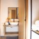 Rosa Negras Cozy Stadio Suite with Jacuzzi, Медельин - Фото 10