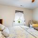254 & 256 Hoots Hideaway Cottage & Hoots Log Cabin - Full Property, Hendersonville (foto 10)