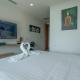Best in Phuket Maid Gym Best Sea View Bangtao v111 Ban Thalat Choeng Thale - Photo 2