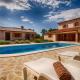 Villa with pool, garden, in a quiet small village - by Traveler tourist agency Krk - ID 2179 Kras - Foto 1