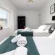5 Bed House - Sleeps 16 - Parking - Wifi Swansea - Foto 5