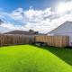 A Private Hideaway with Large Backyard and CarParks, Bayswater (фото 5)
