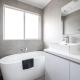A Private Hideaway with Large Backyard and CarParks, Bayswater (фото 2)