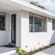 A Private Hideaway with Large Backyard and CarParks, Bayswater (фото 7)
