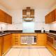 Two Bedroom Luxury Waterfront Apartment in London, Лондон - Фото 8