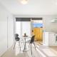 Riches Stay and Sleep Unit with Wi-Fi and Parking, Окленд - Фото 2