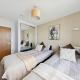 Luxury 1 Bedroom flat by the water with allocated parking, Hoo (foto 4)