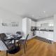 Luxury 1 Bedroom flat by the water with allocated parking, Hoo (foto 8)