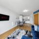 Luxury 1 Bedroom flat by the water with allocated parking, Hoo (foto 10)