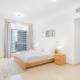 JBR The walk - Shams 2, Spacious accommodate 7 Adults with 5m walk to the Beach by Gardenia Suites, Дубай - Фото 10