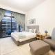 Elegant Studio with Terrace 7 min Burj Khalifa, Dubaj - Zdjęcie 1