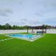 Sunny Oasis with private pool, Хомстед (фото 2)