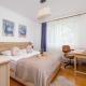 Cozy Apartment with Parking in Kraków by Noclegi Renters - Photo 2