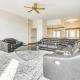 Pet-Friendly Johnston Getaway with Deck and Yard!, Johnston (zdjęcie 5)