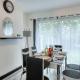 Full House, Massage Mattresses, Sleeps 6 guests, Free wifi, Free Parking, Free Netflix, Smart TV, Manchester - Photo 5