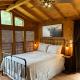 Stargazer Chalet, two bedroom with WiFi, Three Rivers