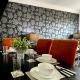 Stylish Modern Flat with Juliet Balcony & Parking Glasgow - Foto 3