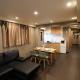 Charming Guesthouse in the Heart of Okubo 丶Steps to Metro and Convenient Travel! YoS4, Tokio - Fotografie 2