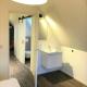 De Brittenburg 4-persoons, finse sauna, hottub, sunshower, grote zonnige omheinde tuin, wifi en huisdier vriendelijk, Lievelde (foto 8)