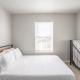 VILLA VERBENA - Sleek 3 BD in Pekin, Pekin (Foto 10)