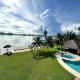 Lagoon-Front House in Hotel Zone Central Location with Easy Access to Top Attractions, Cancún - Foto 2