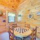 Cozy Cabin with Hot Tub Less Than Half-Mi to Douglas Lake! Sevierville - Fotografie 6