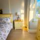 Room in a house share - Kingsized room 25 min away from Central London, Surbiton (fotografie 2)