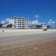 Beachside Bliss Ocean-View Condo with Pool and Private Beach Access Perfect for Families and Couples Daytona Beach - Foto 7
