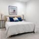 Wake Up to Spectacular Marina Views in this 2 Bedroom Condo, Los Angeles - Foto 7