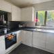 Grassmere - 3 bed house with private garden, Horley (foto 5)