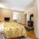 Private Tavern, Hot Tub, 8-Fireplaces, Spa Baths, Fire Pit, Baths Ensuite - Shop or Ski!, Landgrove Town Center (zdjęcie 10)