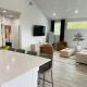 Luxurious Hidden Gem - Downtown Access - Balcony, Austin