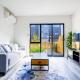 Cosy 3 Bedroom Townhouse in East Auckland, Окленд - Фото 1
