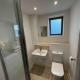 2 Bedroom Eco House with South Facing Balcony, Nottingham - Foto 5