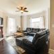Spacious Chicago Condo with Deck Less Than 9 Mi to Downtown! Oak Park - Photo 4