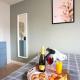Grange House with Free Parking, Garden, Superfast Wifi and Smart TVs with Netflix by Yoko Property, Northampton (fotografie 10)