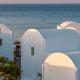 Sea Breeze Santorini Beach Resort, Curio By Hilton, Perivolos - Fotografie 8
