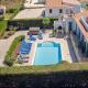 Stunning Seaside villa with swimming pool, Vales (foto 2)