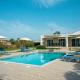 Nancy's budget villa with pool & Jacuzzi by elite, Laganas (foto 5)