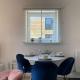 Stylish Station Apartment in Rochester with Free Parking, Wainscot (fotografie 3)