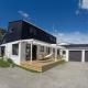 Aloha Beach House - one block from Papamoa beach, Папамоа (фото 7)