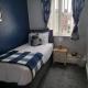 7-Bed Beachside Retreat - Free Parking & Pets! Blackpool - Photo 8