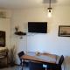 Apartment Tina - One Bedroom Apartment with Terrace, Smokvica (fotografie 2)