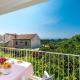 Apartment Lena - Three-Bedroom Apartment with Balcony and Sea View