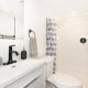 RentX Modern Suite - Near GO Hospital Parking, Hamilton - Fotografie 3