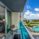 Oceanfront Luxury Condo with Stunning Views and Resort Amenities, Hollywood