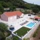 Villa Dragi - Four Bedroom Villa with Swimming Pool, Terrace and Sea View, Pridvorje (fotografie 3)