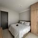 Stunning 3BR Apartment at One Residence, Batam Center (Foto 3)