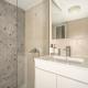 Stylish Victoria m station 4 pers apt by MPS, Athen - Foto 4
